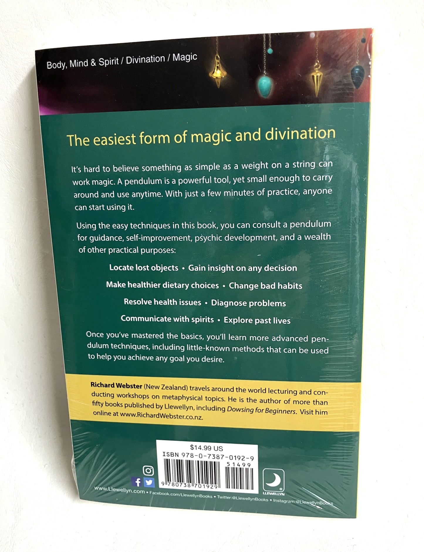 Back cover of Pendulum Magic for Beginners by Richard Webster