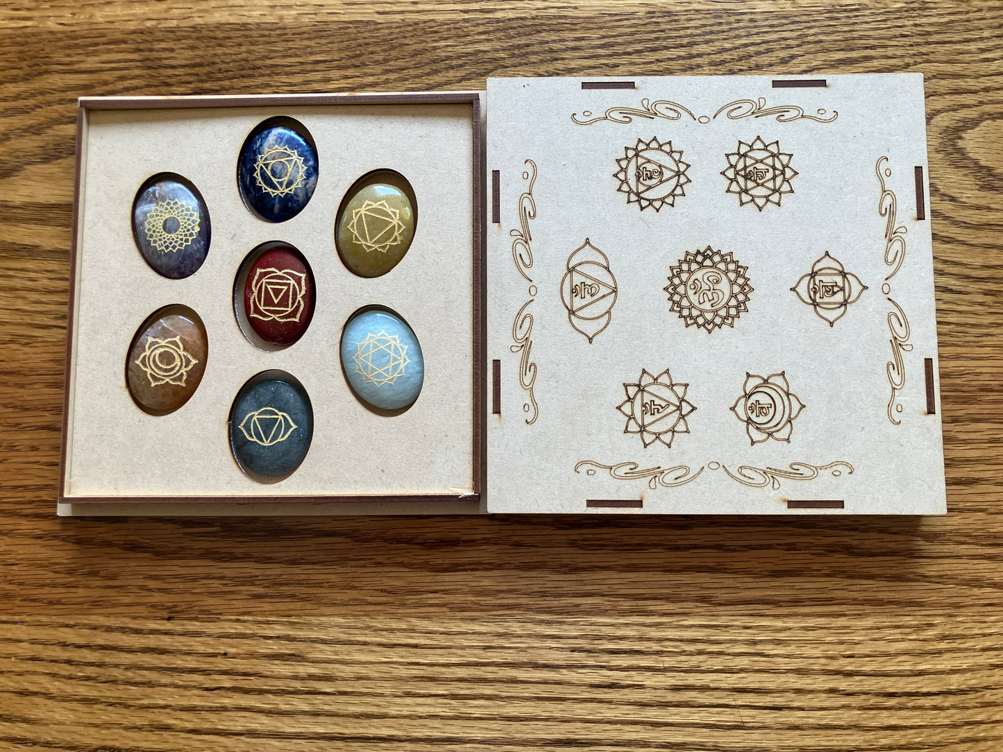 7-Stone Crystal Healing Set in Wooden Box – Oval Cabochons