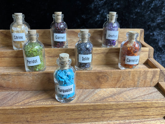 Chakra Chip Bottles | 7-Piece Crystal Set