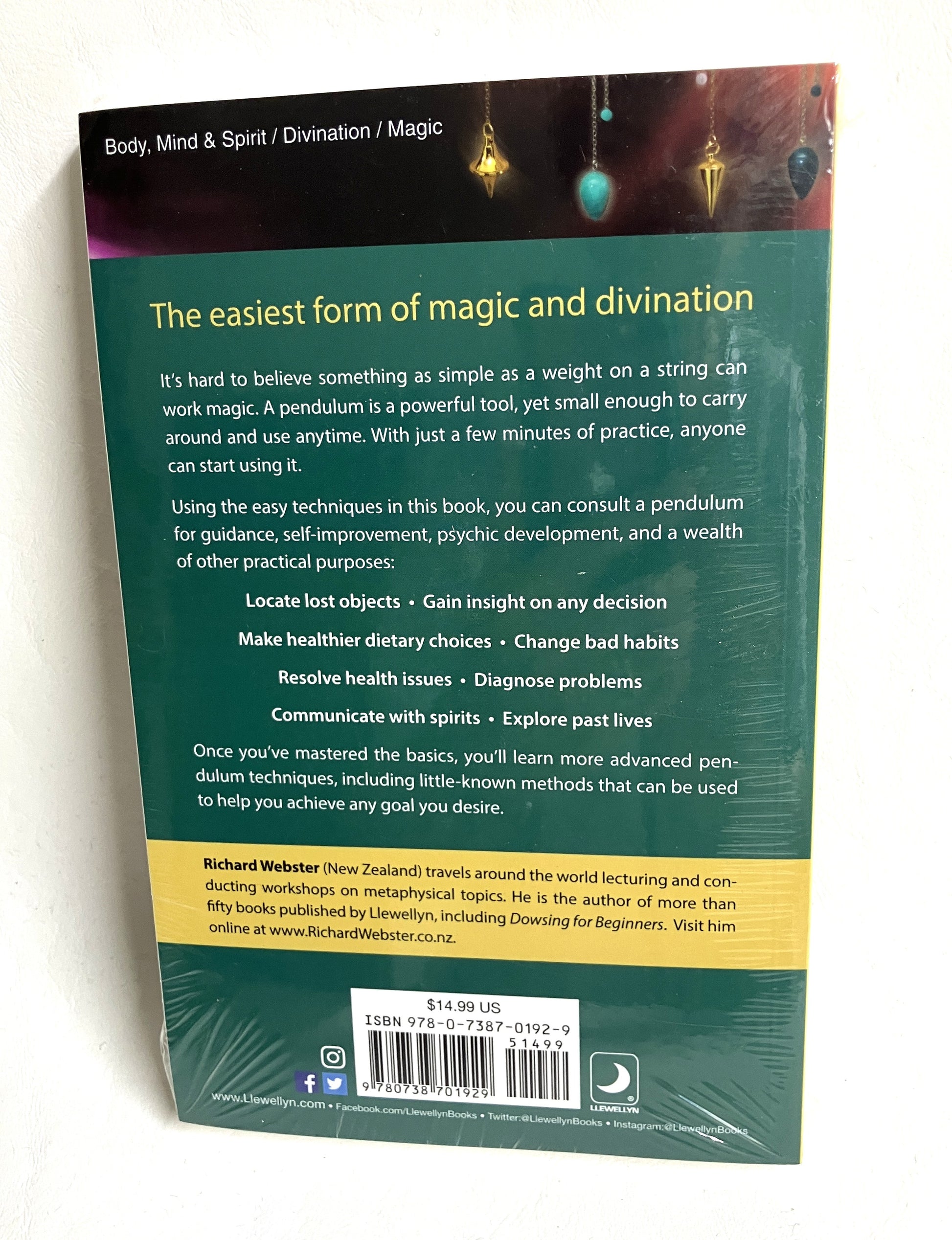 Back cover of Pendulum Magic for Beginners by Richard Webster